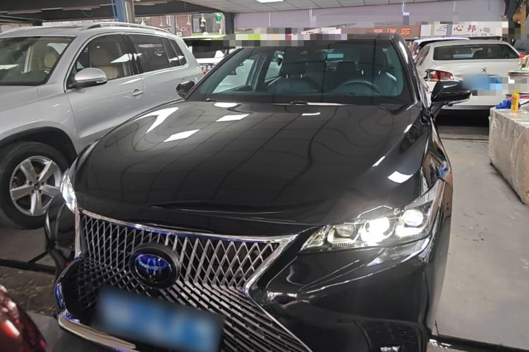 Used Toyota Avalon 2019 2.0L Luxury Edition China VI Standard Front