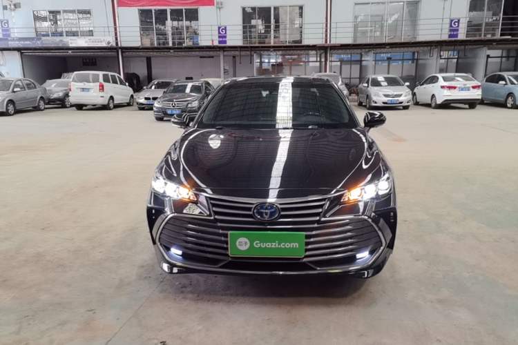 Used Toyota Avalon 2019 Dual-Engine 2.5L XLE Prestige Version China VI Standard Front