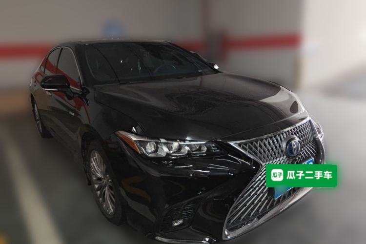 Used Toyota Avalon 2019 Dual-Engine 2.5L Limited Flagship Edition China VI Standard Front Right 45 Deg