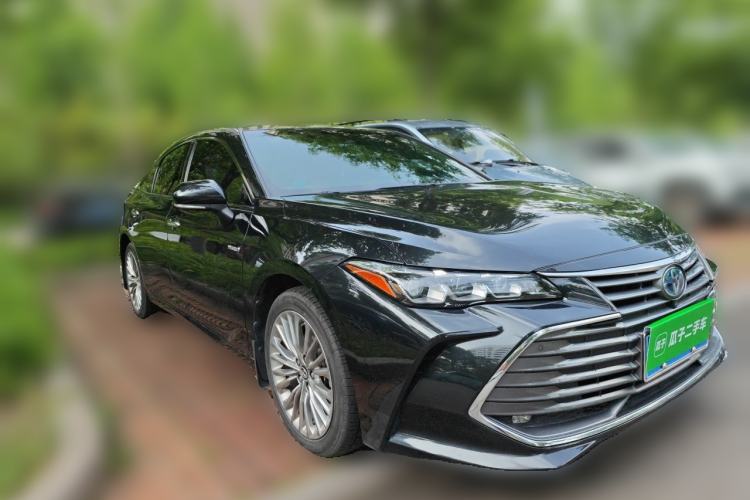Used Toyota Avalon 2019 Dual-Engine 2.5L XLE Prestige Version China VI Standard Front Right 45 Deg