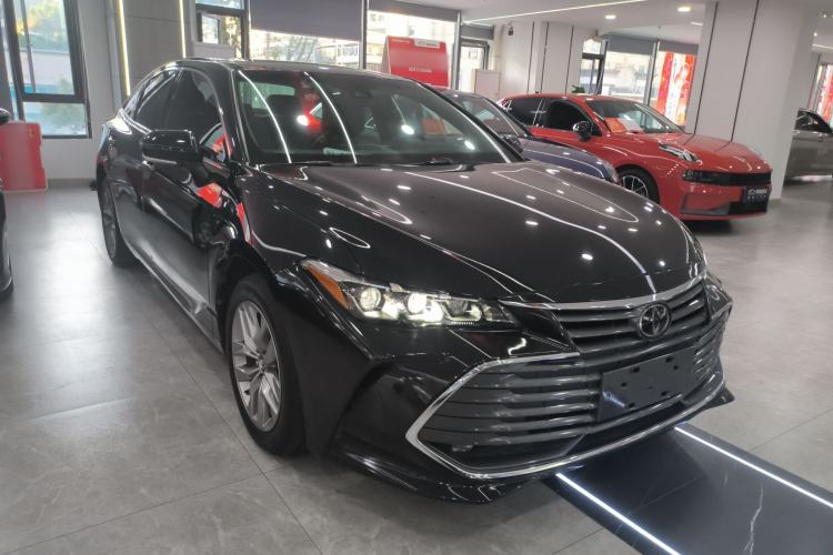Used Toyota Avalon 2019 2.5L Ambition Version China VI Standard Front Right 45 Deg