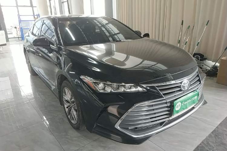 Used Toyota Avalon 2019 2.5L Ambition Version China VI Standard Front Right 45 Deg