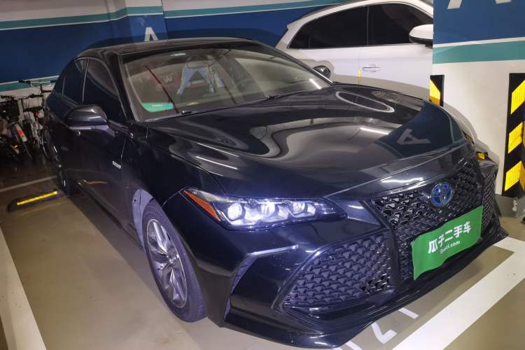 Used Toyota Avalon 2019 Dual-Engine 2.5L Luxury Edition China VI Standard Front Right 45 Deg