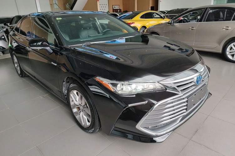 Used Toyota Avalon 2019 Dual-Engine 2.5L Luxury Edition China VI Standard Front Right 45 Deg