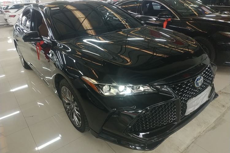 Used Toyota Avalon 2019 Dual-Engine 2.5L XLE Prestige Version China VI Standard Front Right 45 Deg