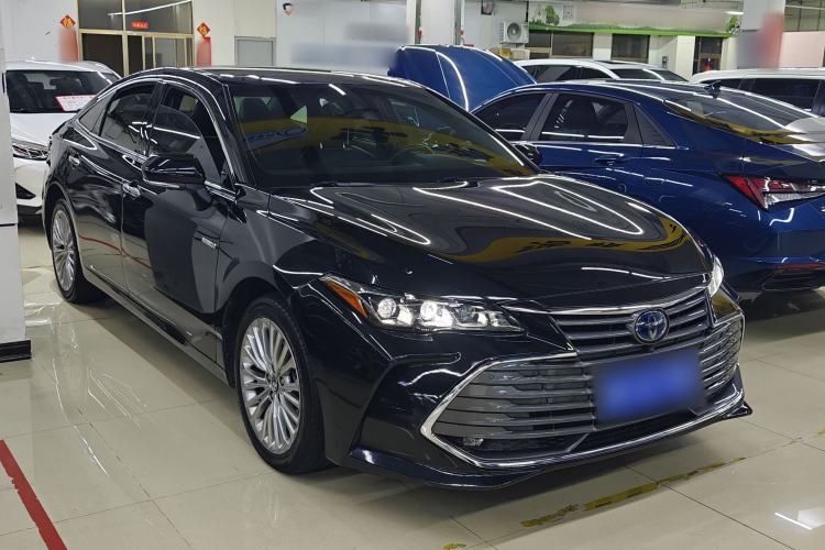Used Toyota Avalon 2019 Dual-Engine 2.5L XLE Prestige Version China VI Standard Front Right 45 Deg