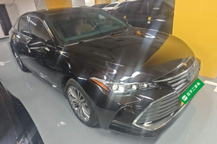 Used Toyota Avalon 2019 Dual-Engine 2.5L Limited Flagship Edition China VI Standard Front Right 45 Deg