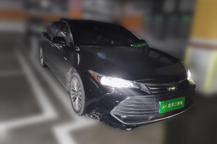 Used Toyota Avalon 2019 Dual-Engine 2.5L XLE Prestige Version China VI Standard Front Right 45 Deg