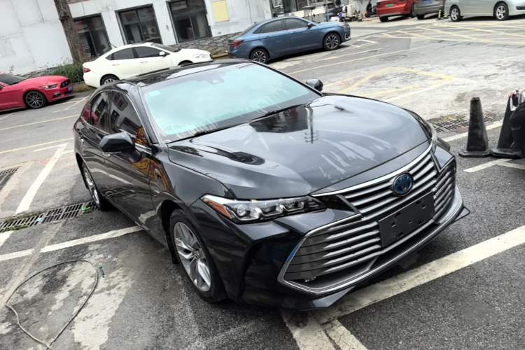 Used Toyota Avalon 2019 Dual-Engine 2.5L Luxury Edition China VI Standard Front Right 45 Deg
