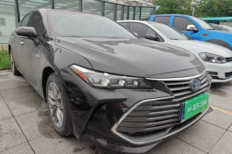 Used Toyota Avalon 2019 Dual-Engine 2.5L Luxury Edition China VI Standard Front Right 45 Deg