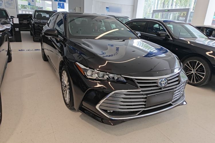 Used Toyota Avalon 2019 Dual-Engine 2.5L XLE Prestige Version China VI Standard Front Right 45 Deg