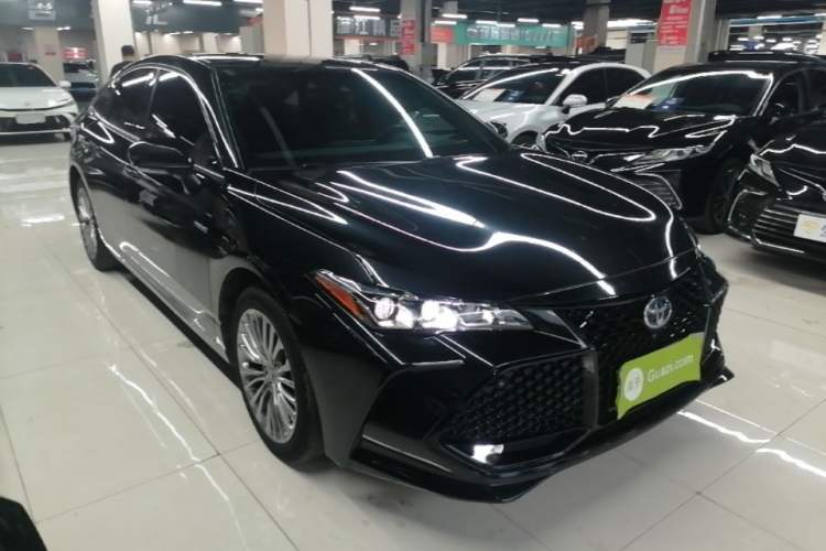 Used Toyota Avalon 2019 Dual-Engine 2.5L XLE Prestige Version China VI Standard Front Right 45 Deg