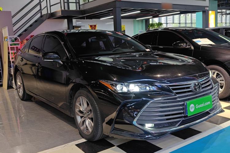 Used Toyota Avalon 2019 2.5L Ambition Version China VI Standard Front Right 45 Deg