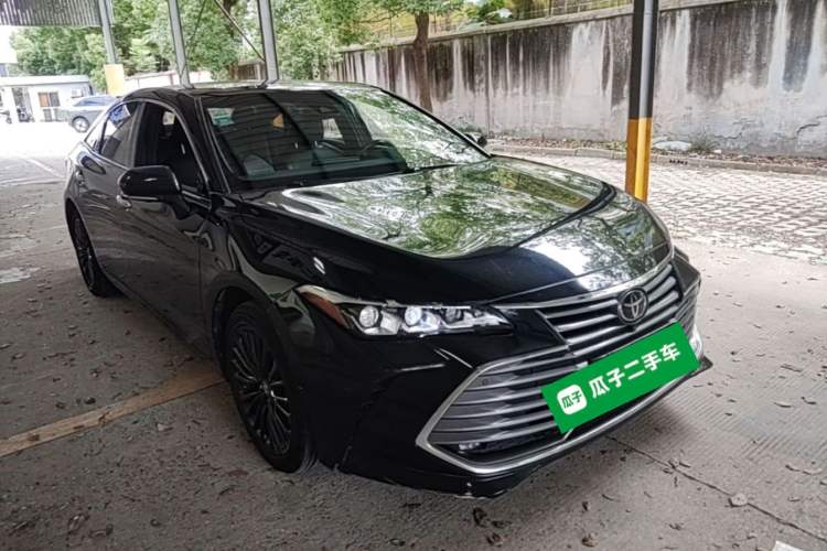 Used Toyota Avalon 2019 2.5L Touring Premium Version China VI Standard Front Right 45 Deg