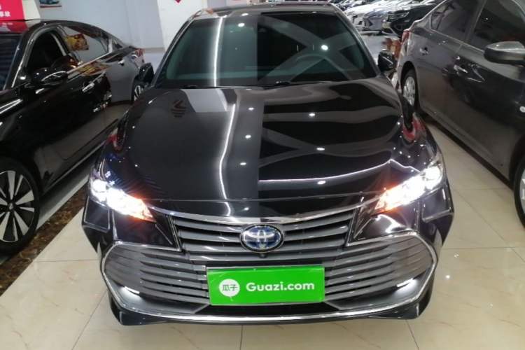 Used Toyota Avalon 2019 Dual-Engine 2.5L XLE Prestige Version China VI Standard Front