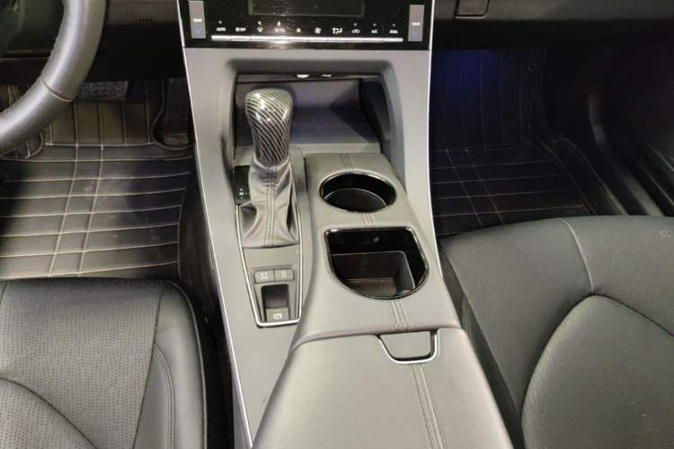 Used Toyota Avalon 2019 2.0L XLE Premium Edition China VI Gear Lever