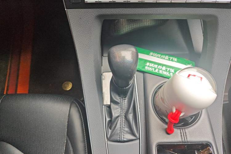 Used Toyota Avalon 2019 2.0L Luxury Edition China VI Standard Gear Lever