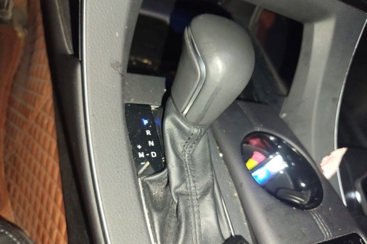 Used Toyota Avalon 2019 2.0L XLE Premium Edition China VI Gear Lever