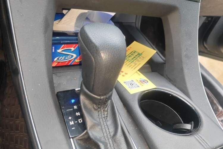 Used Toyota Avalon 2019 2.0L Ambition Edition China VI Gear Lever