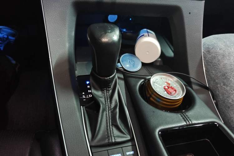Used Toyota Avalon 2019 Dual-Engine 2.5L Luxury Edition China VI Standard Gear Lever