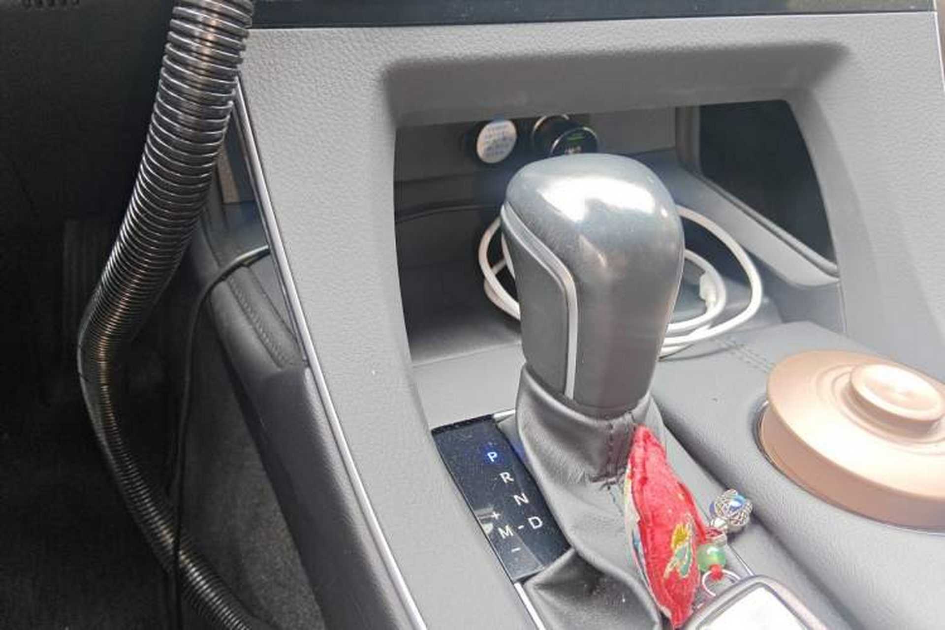 Used Toyota Avalon 2019 2.0L XLE Premium Edition China VI Gear Lever