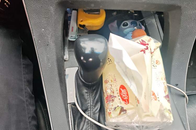 Used Toyota Avalon 2019 2.0L Luxury Edition China VI Standard Gear Lever