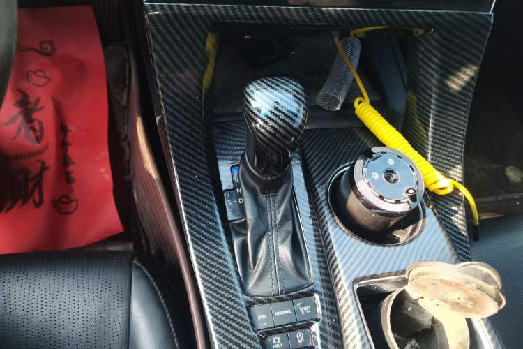 Used Toyota Avalon 2019 2.5L Touring Premium Version China VI Standard Gear Lever