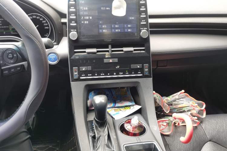 Used Toyota Avalon 2019 Dual-Engine 2.5L XLE Prestige Version China VI Standard Gear Lever