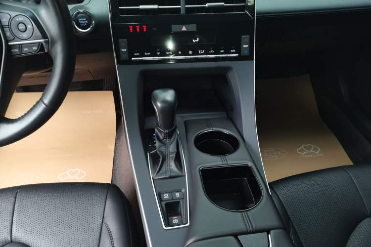 Used Toyota Avalon 2019 2.0L Luxury Edition China VI Standard Gear Lever