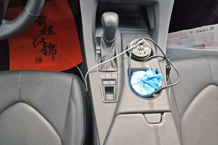 Used Toyota Avalon 2019 Dual-Engine 2.5L Luxury Edition China VI Standard Gear Lever