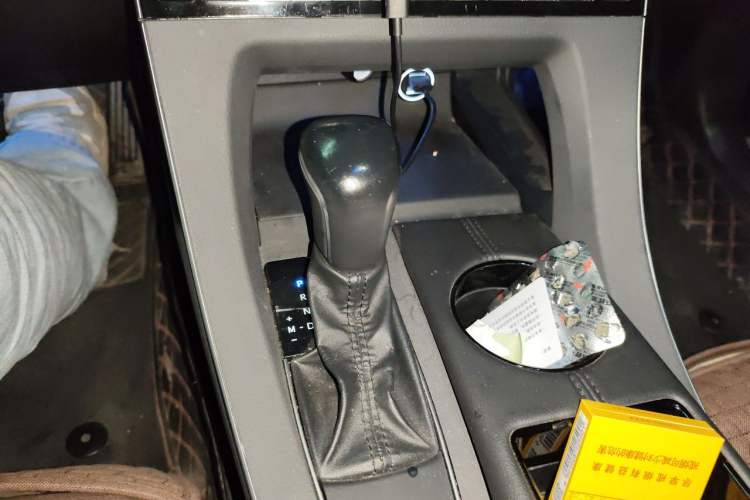 Used Toyota Avalon 2019 2.0L Luxury Edition China VI Standard Gear Lever