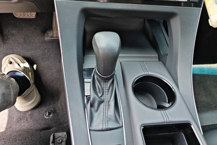 Used Toyota Avalon 2019 2.0L Ambition Edition China VI Gear Lever