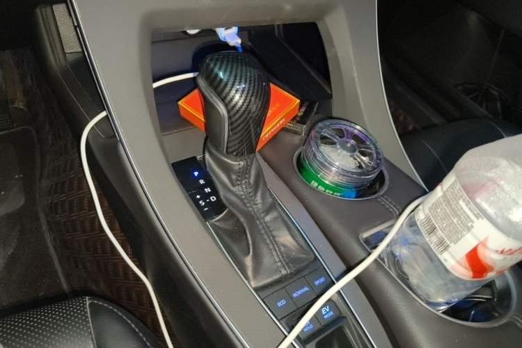 Used Toyota Avalon 2019 Dual-Engine 2.5L Limited Flagship Edition China VI Standard Gear Lever