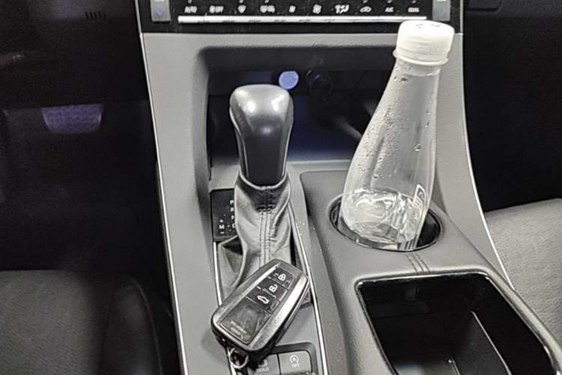 Used Toyota Avalon 2019 2.0L XLE Premium Edition China VI Gear Lever