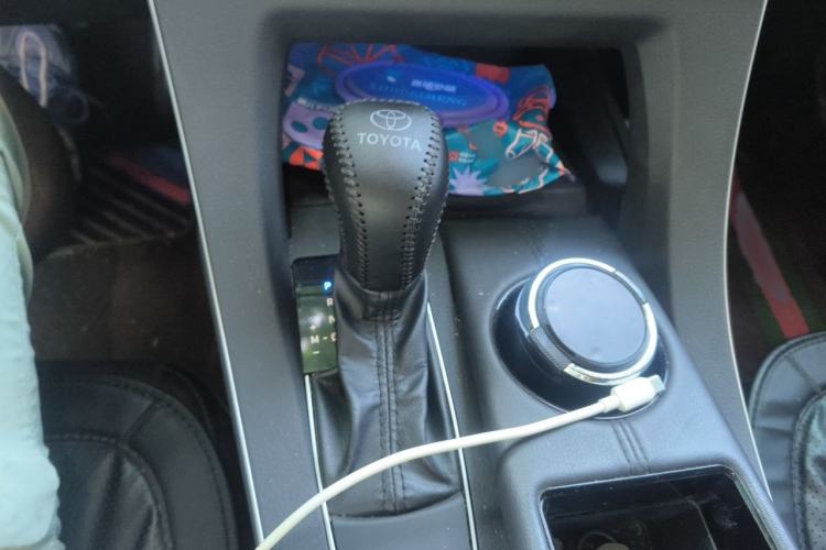 Used Toyota Avalon 2019 2.0L Luxury Edition China VI Standard Gear Lever