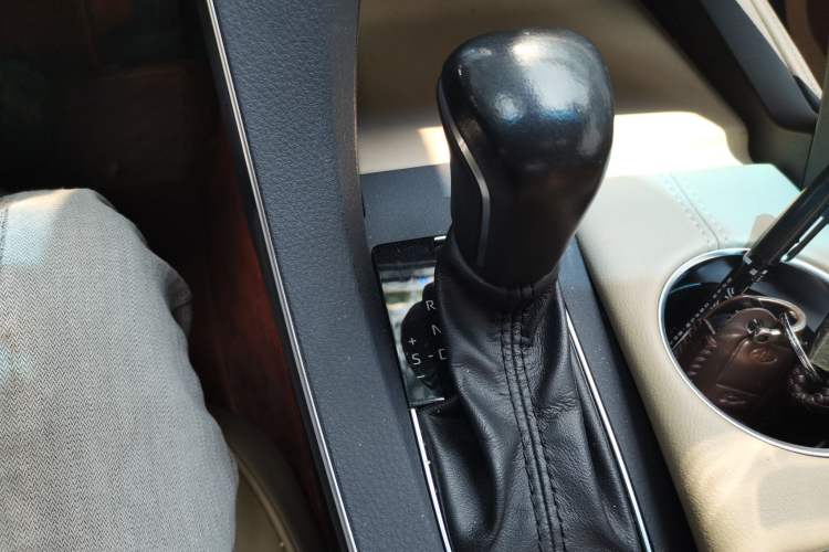 Used Toyota Avalon 2019 2.5L Touring Premium Version China V Standard Gear Lever