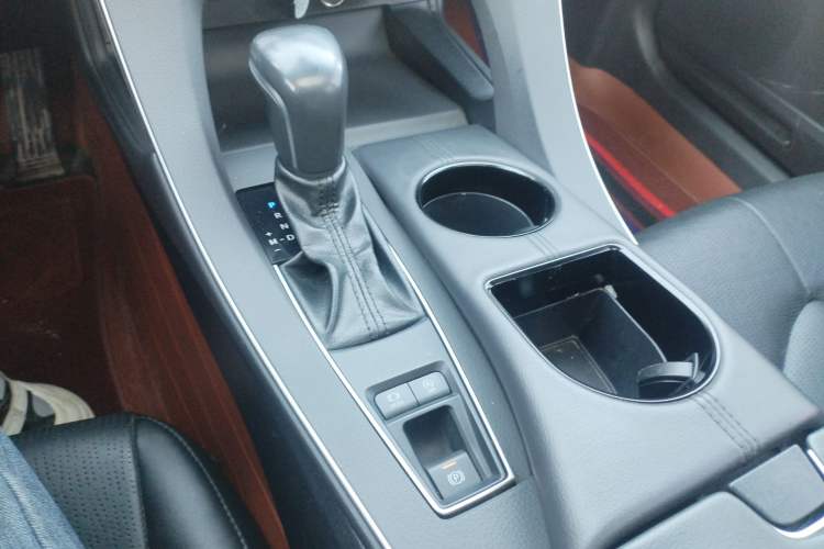 Used Toyota Avalon 2019 2.0L XLE Premium Edition China VI Gear Lever
