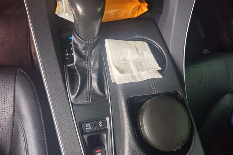 Used Toyota Avalon 2019 2.0L XLE Premium Edition China VI Gear Lever