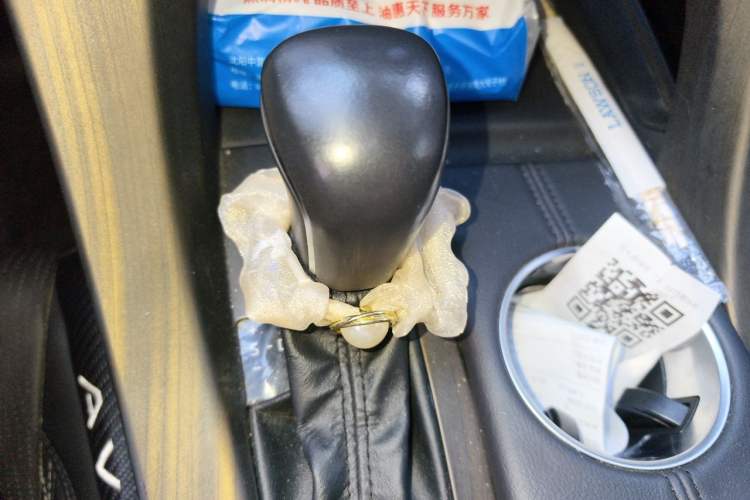 Used Toyota Avalon 2019 2.5L Touring Premium Version China VI Standard Gear Lever