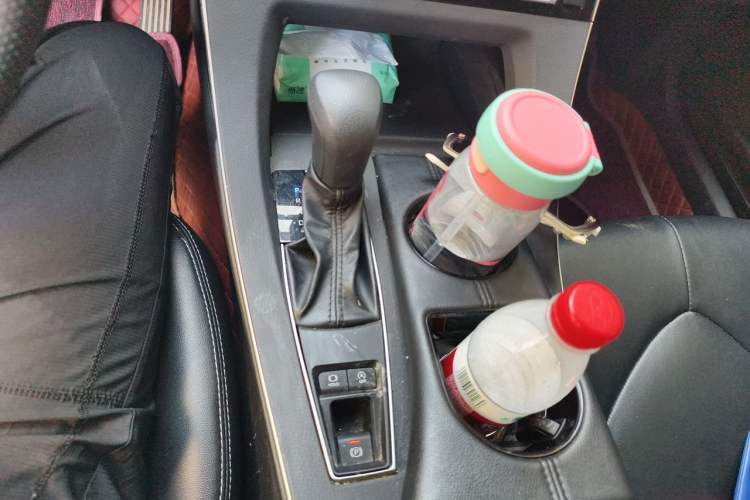 Used Toyota Avalon 2019 2.0L Ambition Edition China VI Gear Lever