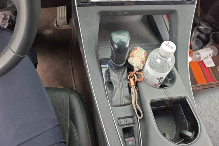 Used Toyota Avalon 2019 2.0L XLE Premium Edition China VI Gear Lever