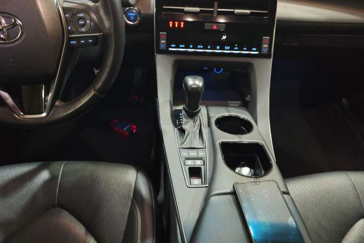 Used Toyota Avalon 2019 Dual-Engine 2.5L Luxury Edition China VI Standard Gear Lever