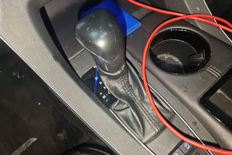 Used Toyota Avalon 2019 2.0L XLE Premium Edition China VI Gear Lever