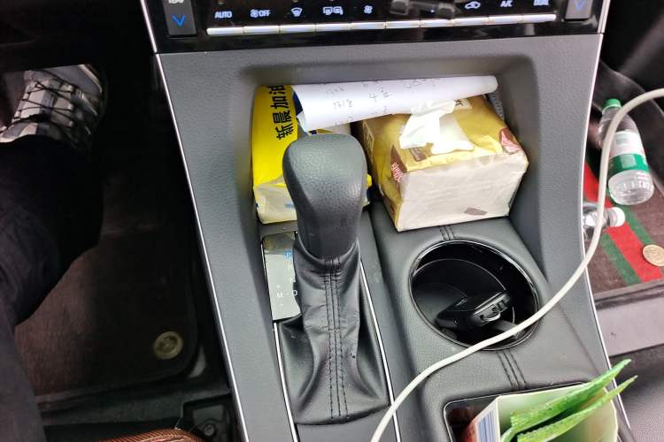 Used Toyota Avalon 2019 2.0L Ambition Edition China VI Gear Lever