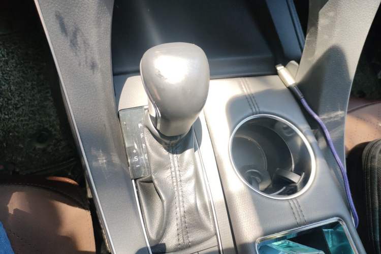 Used Toyota Avalon 2019 2.5L Touring Premium Version China VI Standard Gear Lever