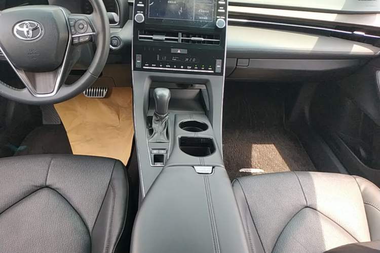 Used Toyota Avalon 2019 2.0L Luxury Edition China VI Standard Gear Lever