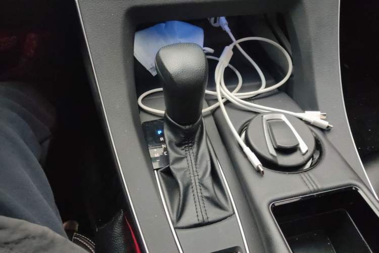 Used Toyota Avalon 2019 2.0L Ambition Edition China VI Gear Lever