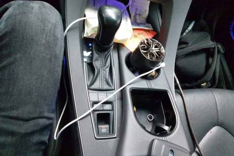 Used Toyota Avalon 2019 Dual-Engine 2.5L Luxury Edition China VI Standard Gear Lever