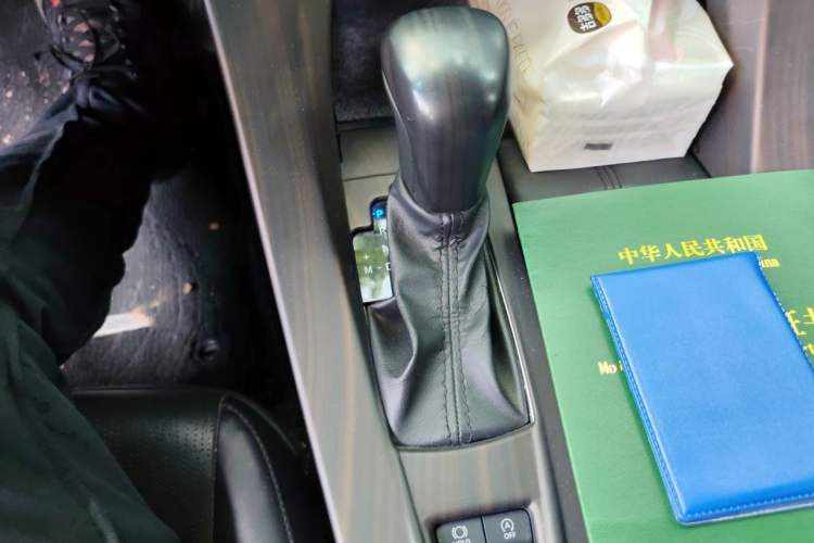 Used Toyota Avalon 2019 2.0L XLE Premium Edition China VI Gear Lever