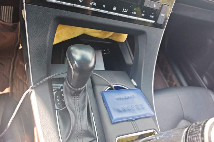Used Toyota Avalon 2019 2.5L Touring Premium Version China V Standard Gear Lever